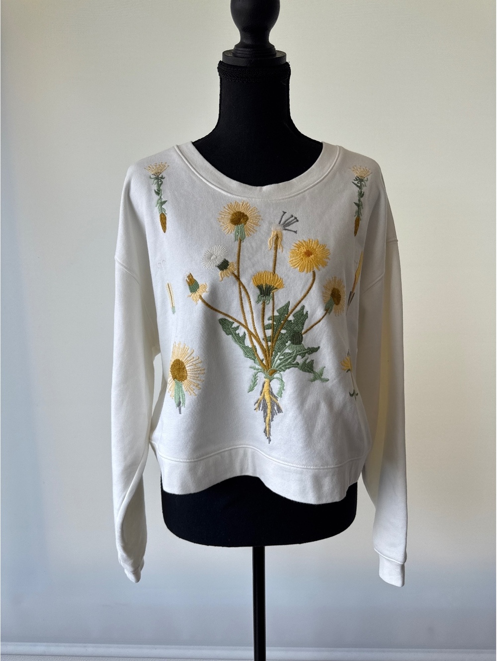 Paparazzi Floral Embroidered Dandelion Sweatshirt White Cottagecore Botanical L